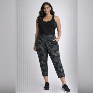 Old Navy High-Waisted PowerSoft Crop Jogger Pants for Women, Size M, Like New